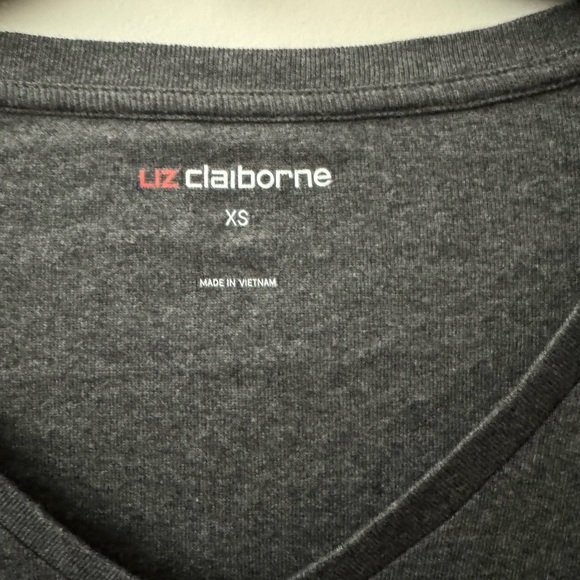 Liz Claiborne Gray Fitted Long Sleeve Tee - Picture 2 of 3